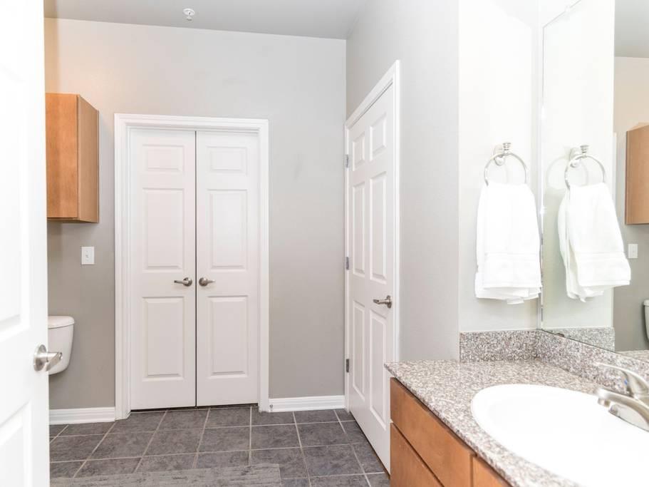 2502 Leon Unit 511 Austin, Texas 78705