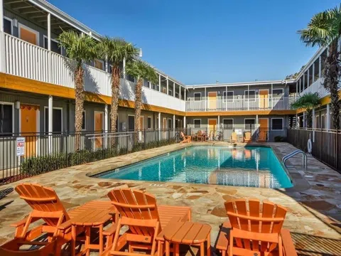 2401 Manor #136