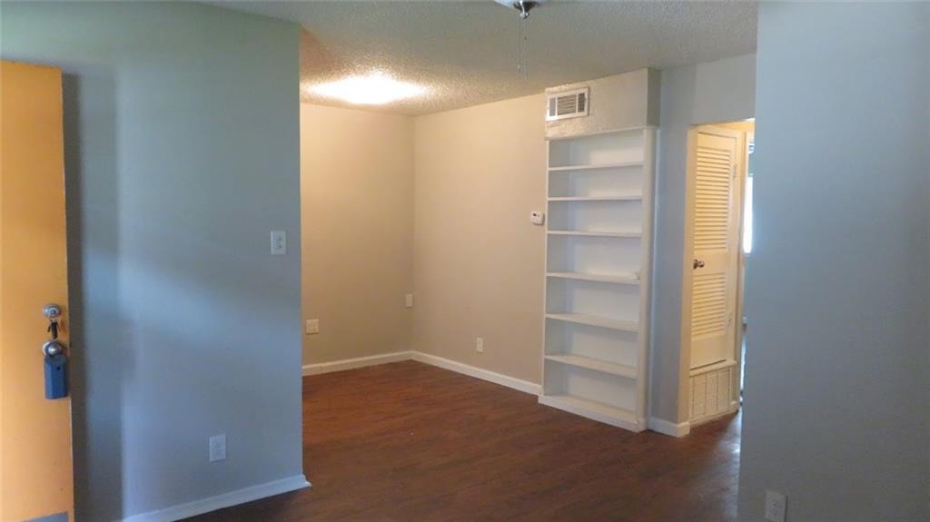 2401 Manor #136 Austin, Texas 78722
