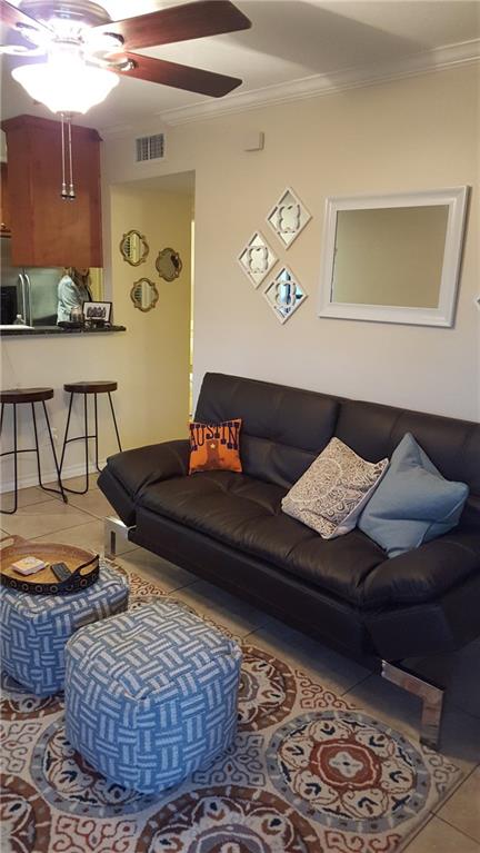 407 E 45th #216 Austin, Texas 78751