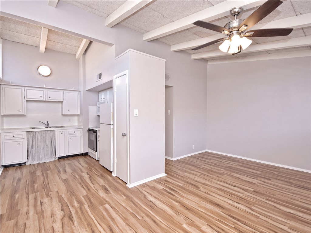 2404 Longview #206 Austin, Tecas 78705