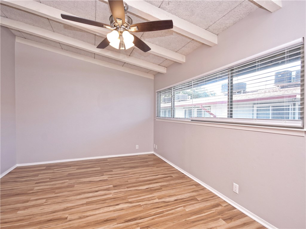 2404 Longview #206 Austin, Tecas 78705