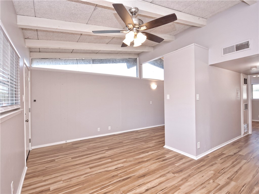 2404 Longview #206 Austin, Tecas 78705