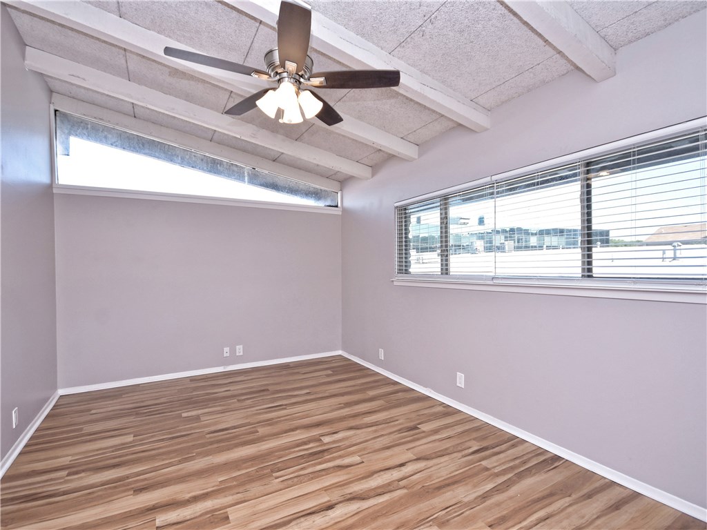 2404 Longview #206 Austin, Tecas 78705