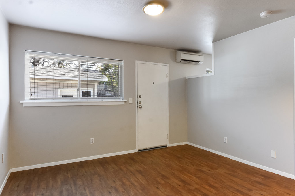 304 E 33rd #8 Austin, Texas 78705