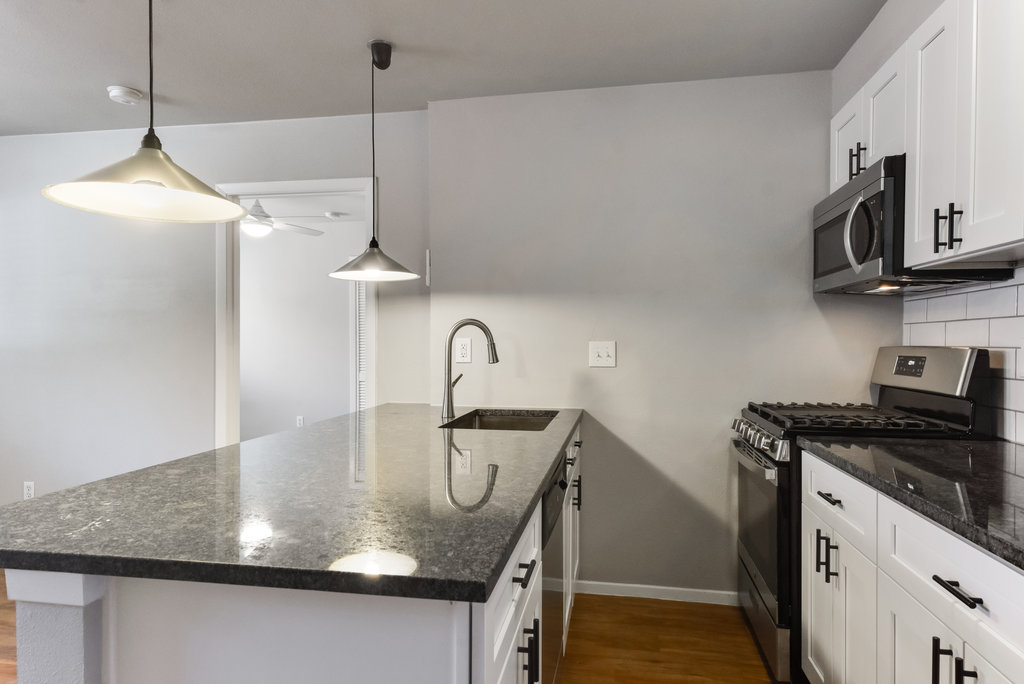 304 E 33rd #8 Austin, Texas 78705