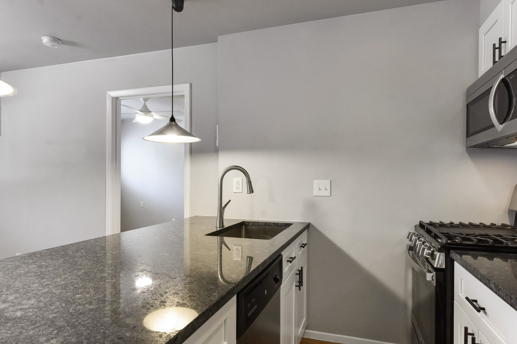 304 E 33rd #8 Austin, Texas 78705
