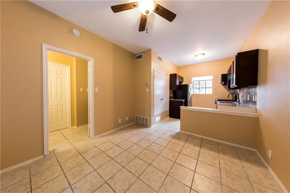 3206 King St #208 Austin, Texas 78705