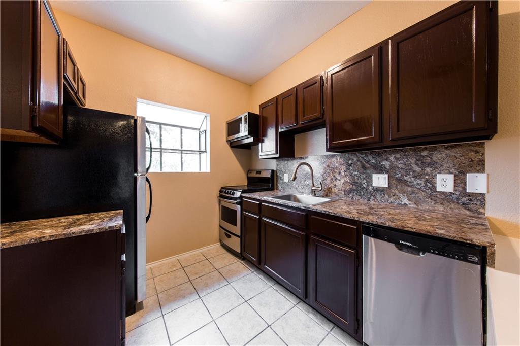 3206 King St #208 Austin, Texas 78705