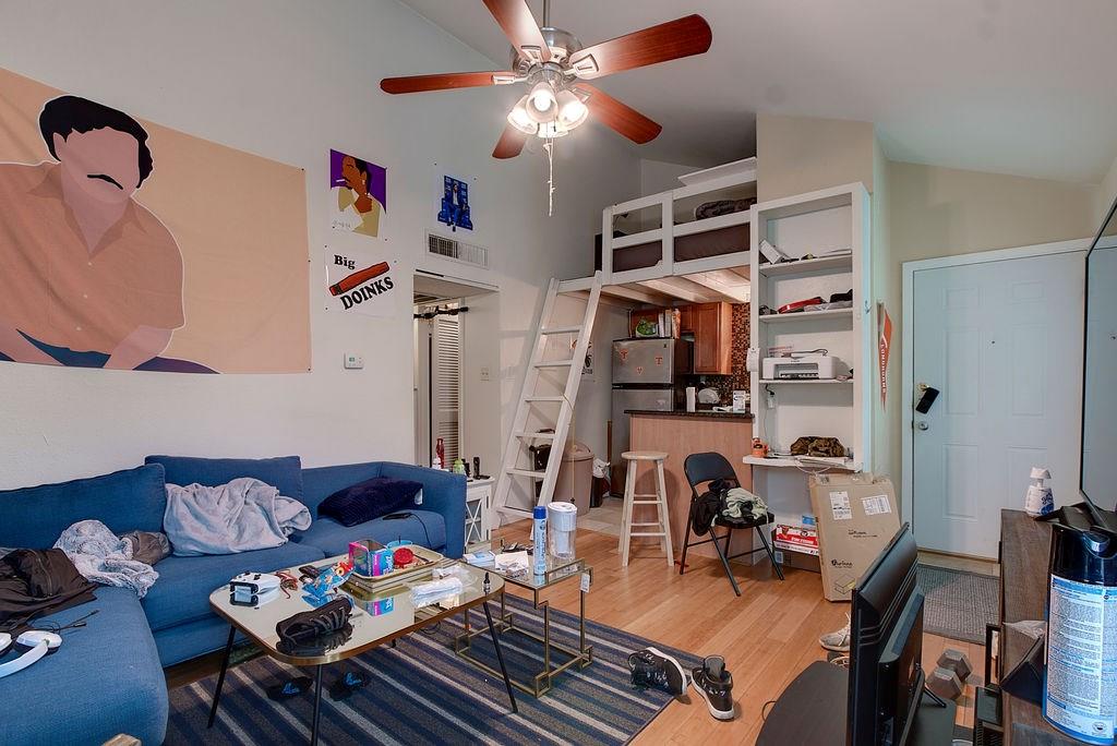 1000 W 26th St #216 Austin, Texas 78705