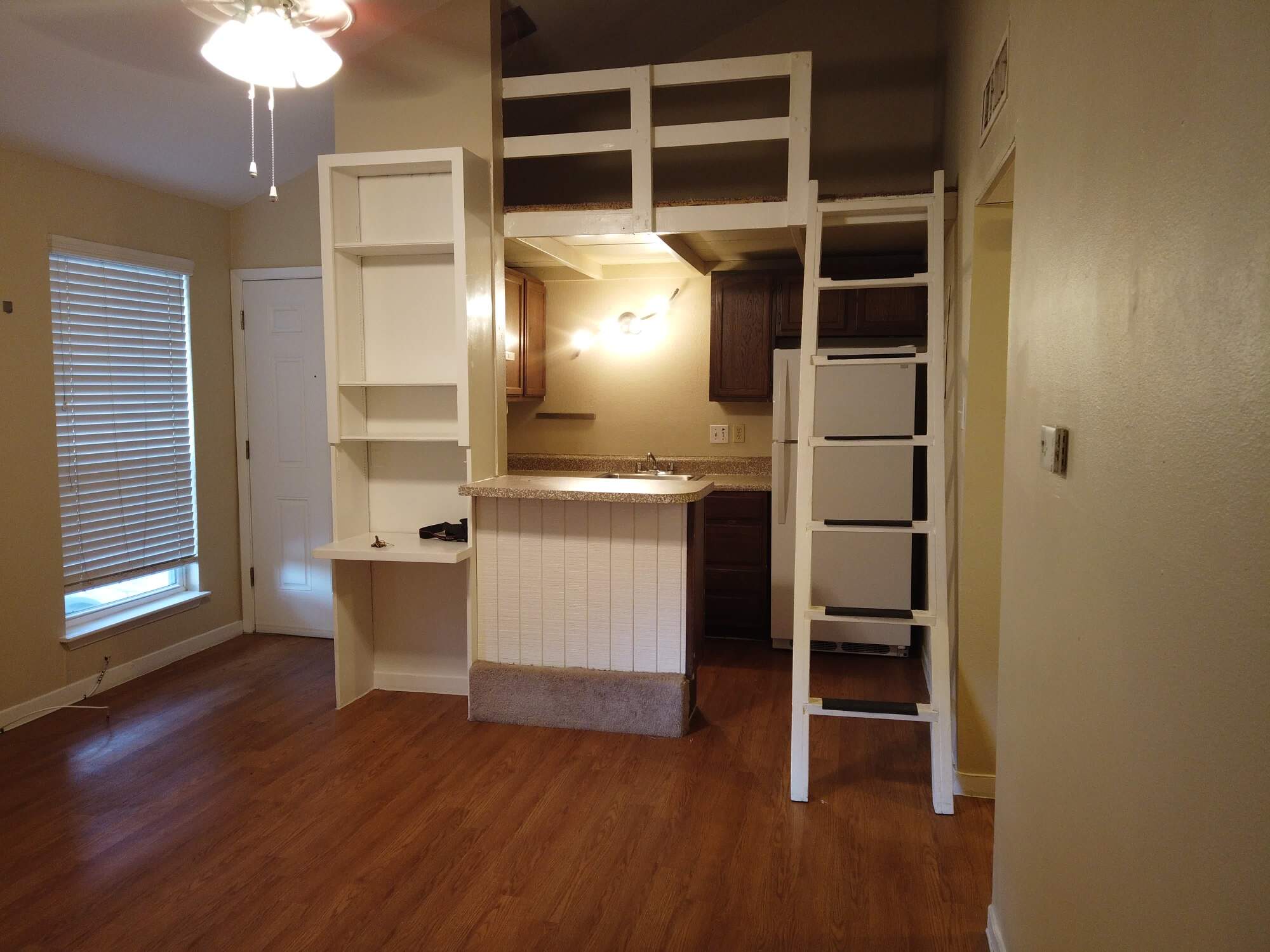 1000 W 26th St #209 Austin, Texas 78705