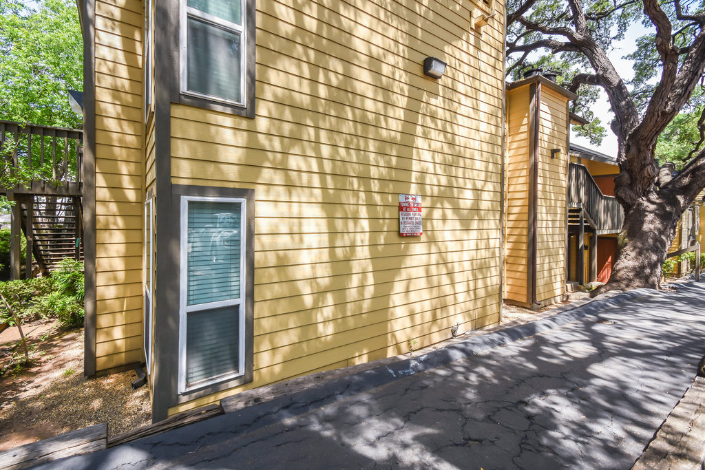 1000 W 26th St Austin, Texas 78705