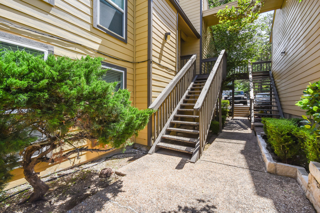 1000 W 26th St Austin, Texas 78705