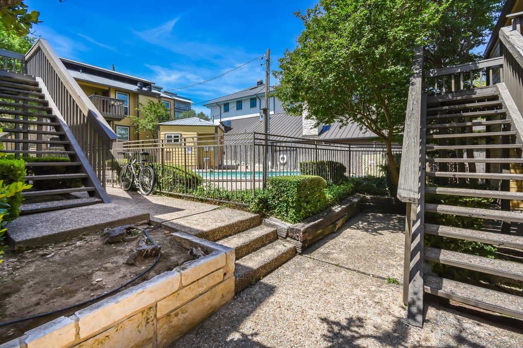 1000 W 26th St Austin, Texas 78705