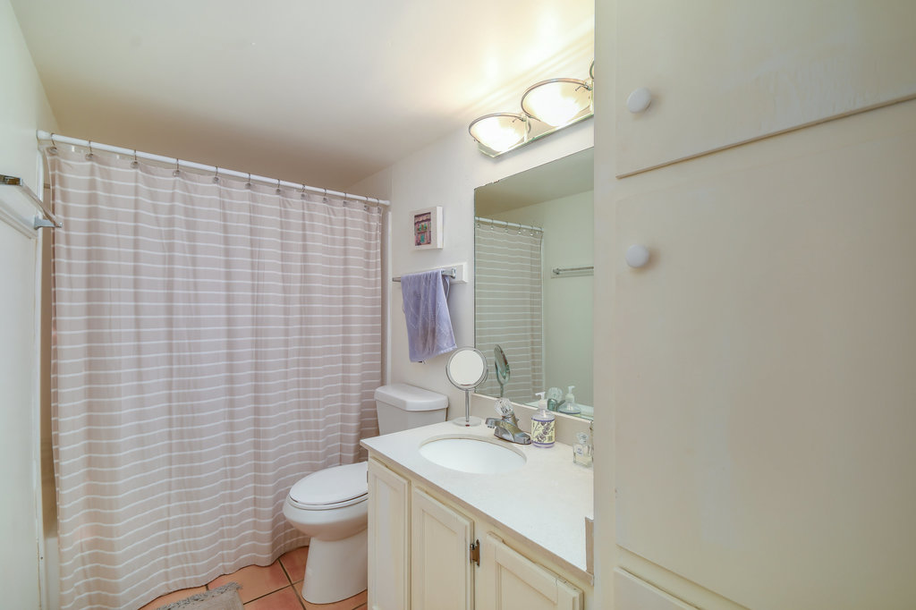1000 W 26th St Austin, Texas 78705