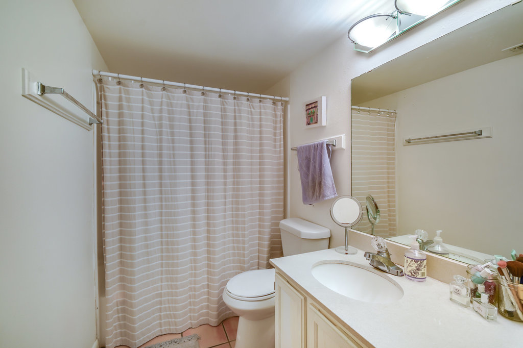 1000 W 26th St Austin, Texas 78705