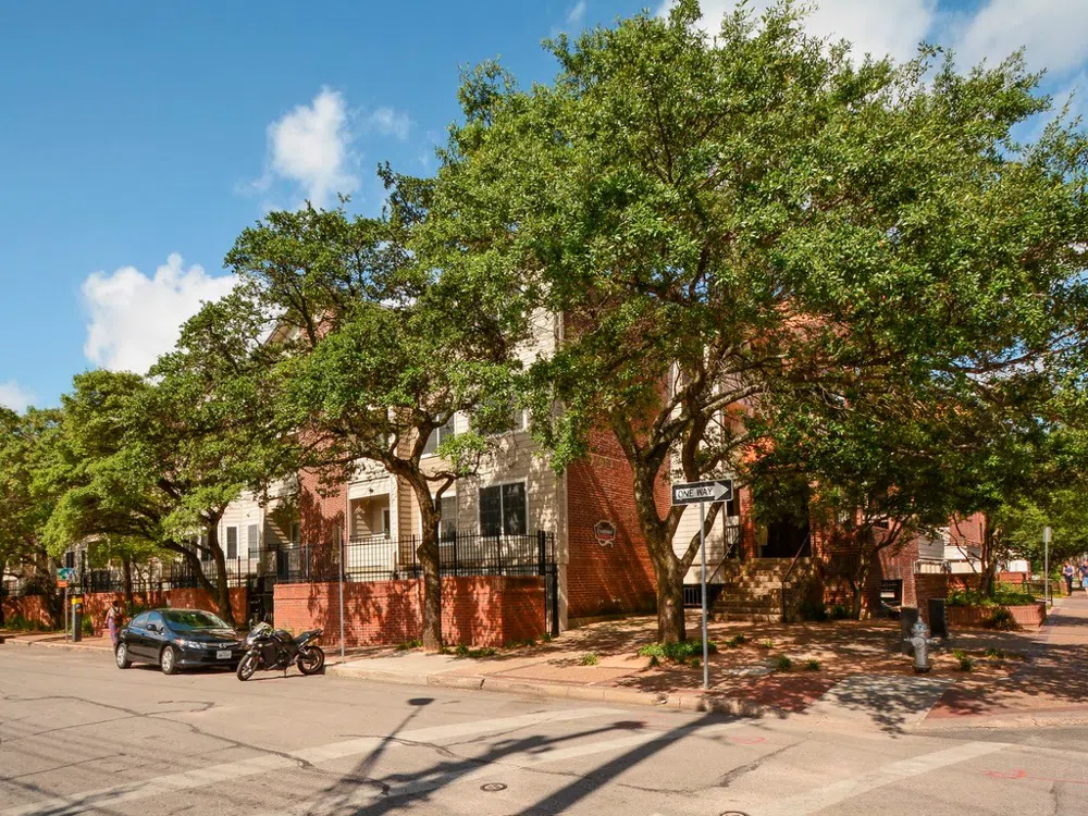 501 W 26th St #102 Austin, Texas 78705