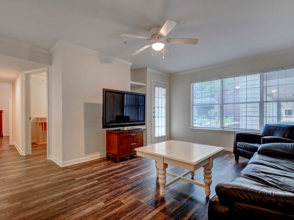 501 W 26th St #102 Austin, Texas 78705