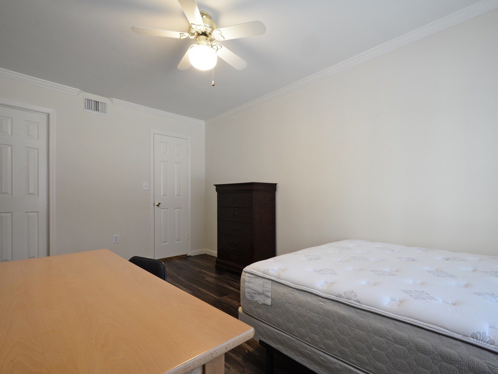 501 W 26th St #102 Austin, Texas 78705
