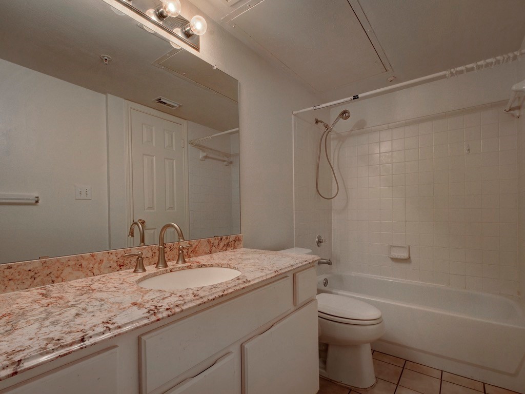 501 W 26th St #102 Austin, Texas 78705