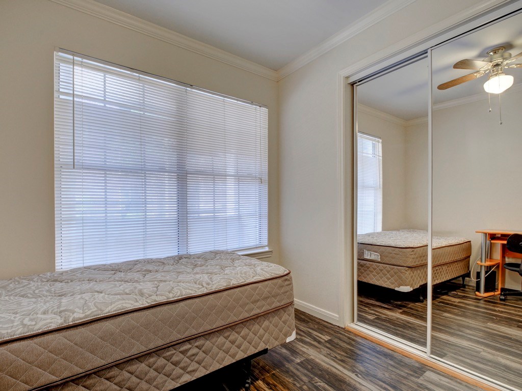 501 W 26th St #102 Austin, Texas 78705