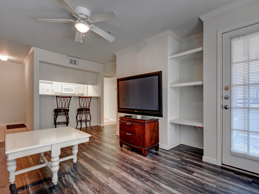 501 W 26th St #102 Austin, Texas 78705