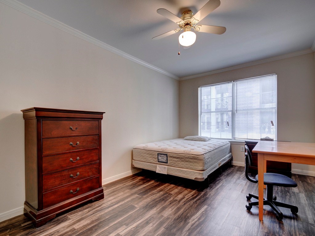 501 W 26th St #102 Austin, Texas 78705