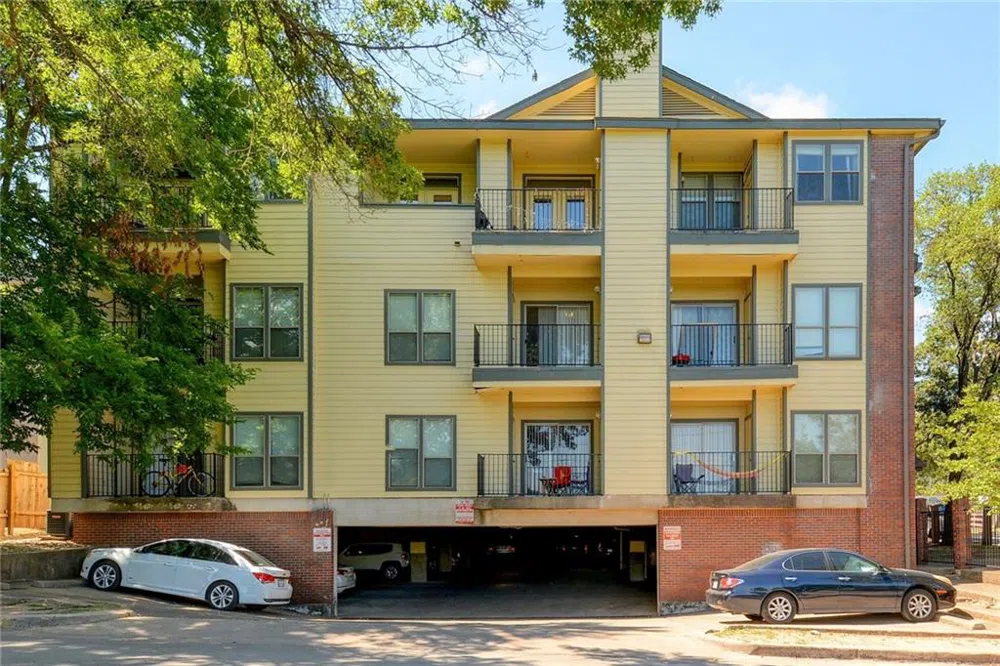 914 W 26th #206 Austin, Texas 78705