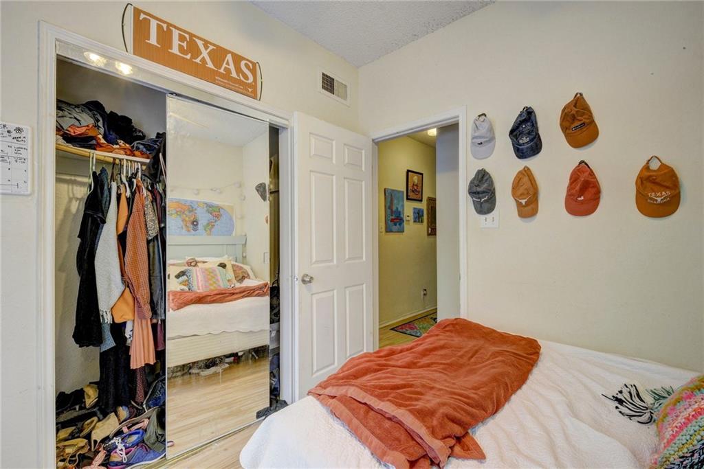 914 W 26th #206 Austin, Texas 78705