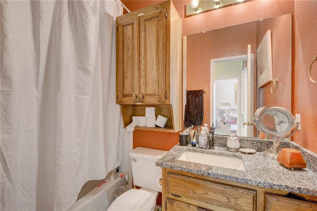 914 W 26th #206 Austin, Texas 78705