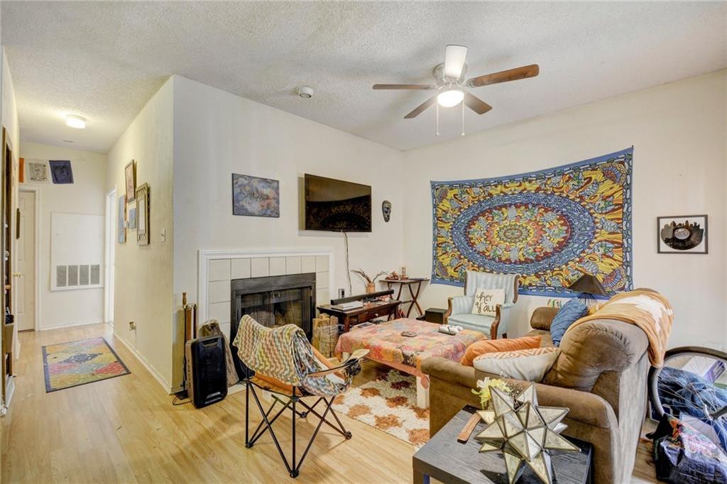 914 W 26th #206 Austin, Texas 78705