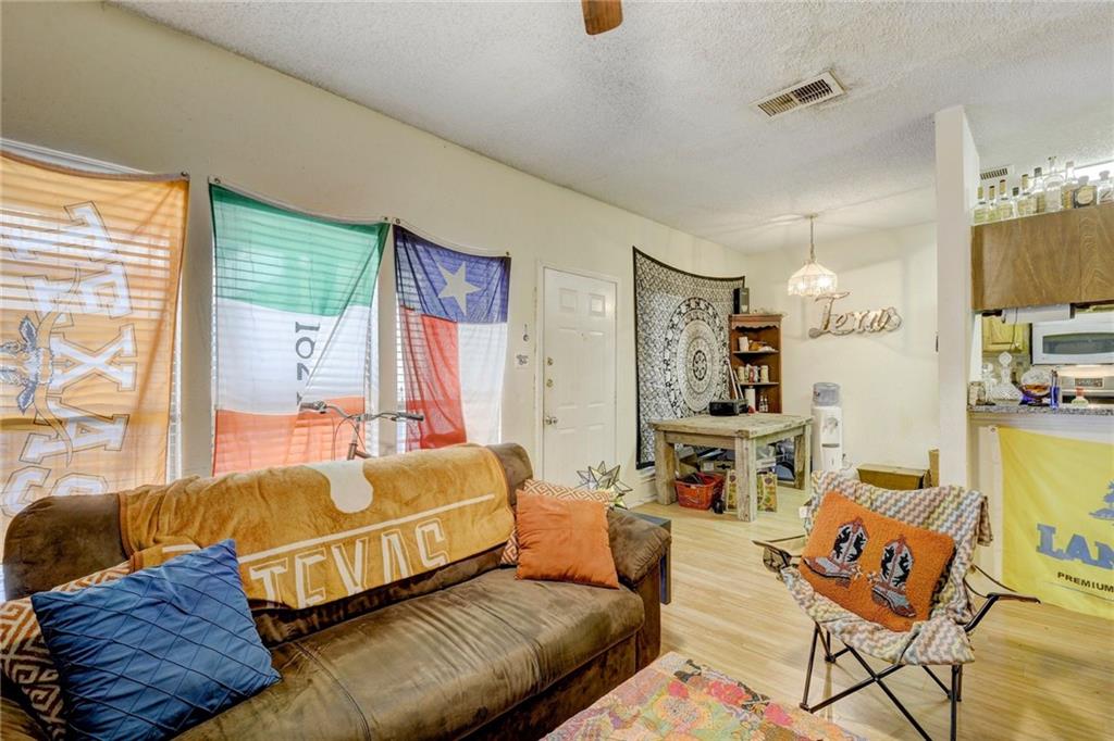914 W 26th #206 Austin, Texas 78705