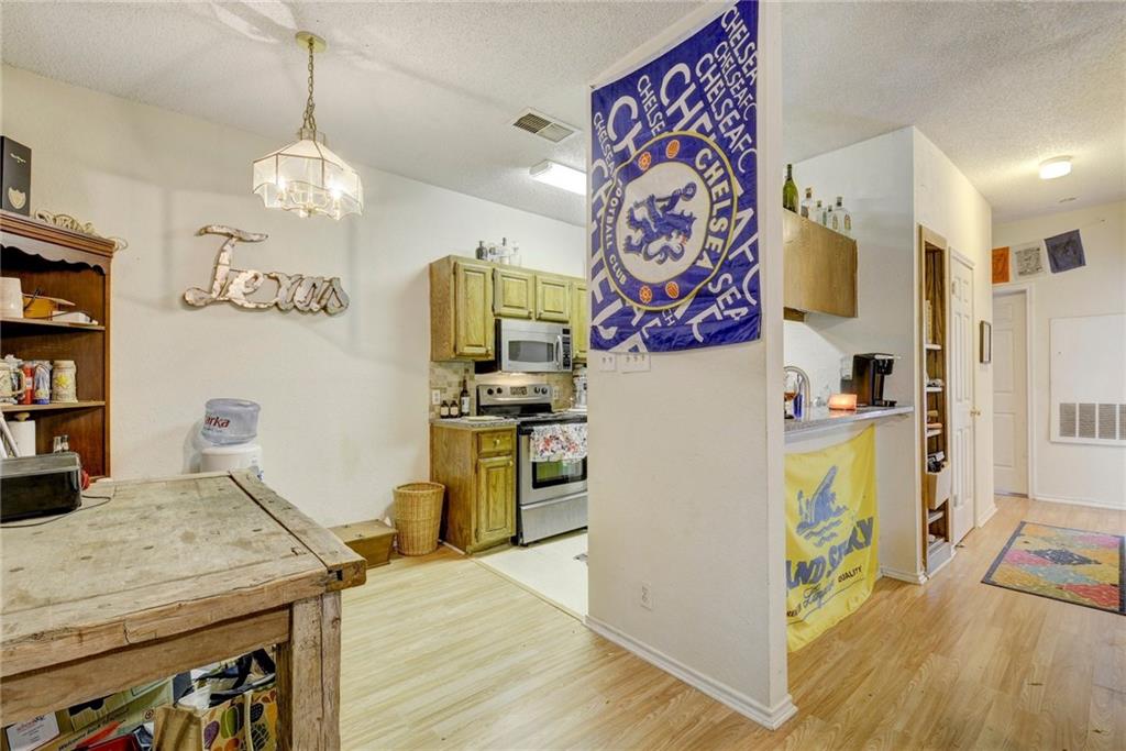 914 W 26th #206 Austin, Texas 78705