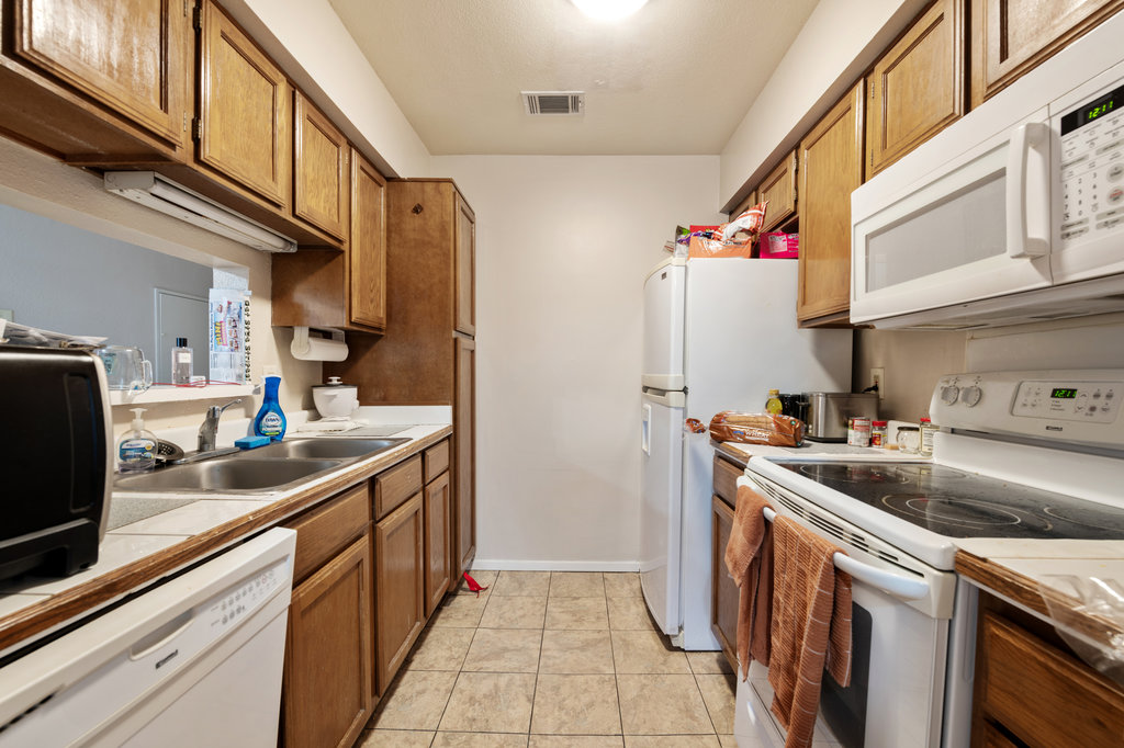 2811 Rio Grande #302 Austin, Texas 78705