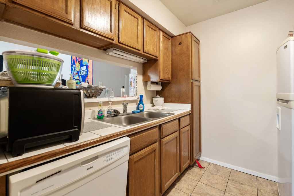 2811 Rio Grande #302 Austin, Texas 78705
