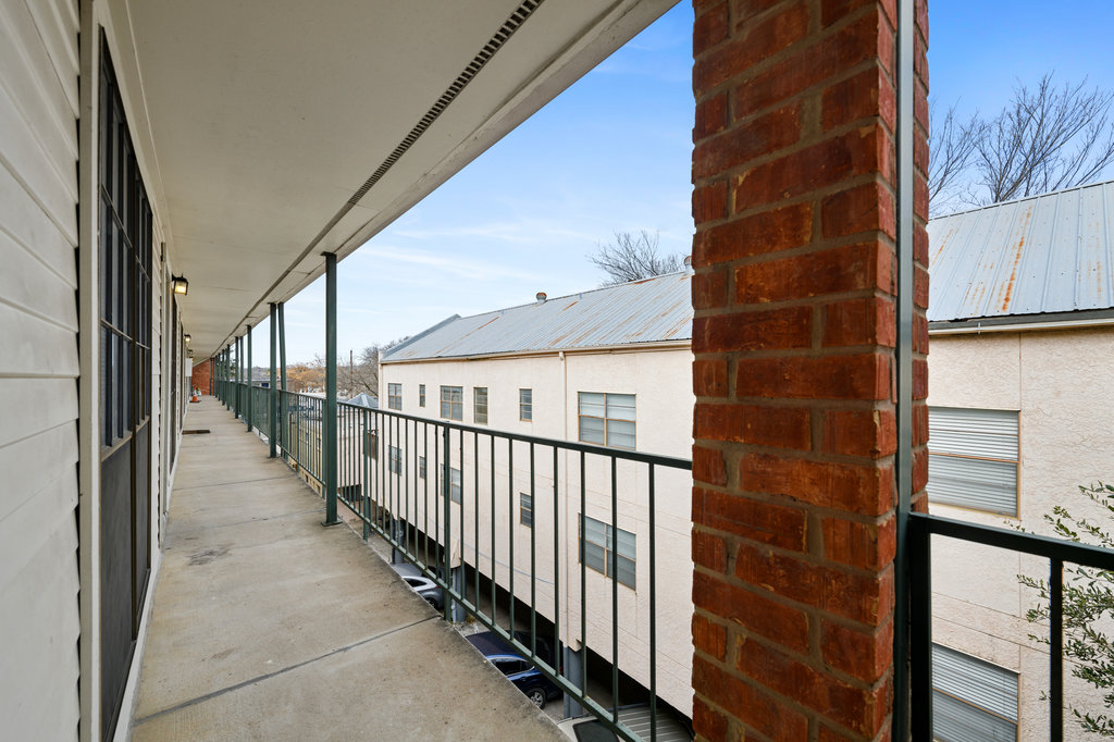 2811 Rio Grande #302 Austin, Texas 78705