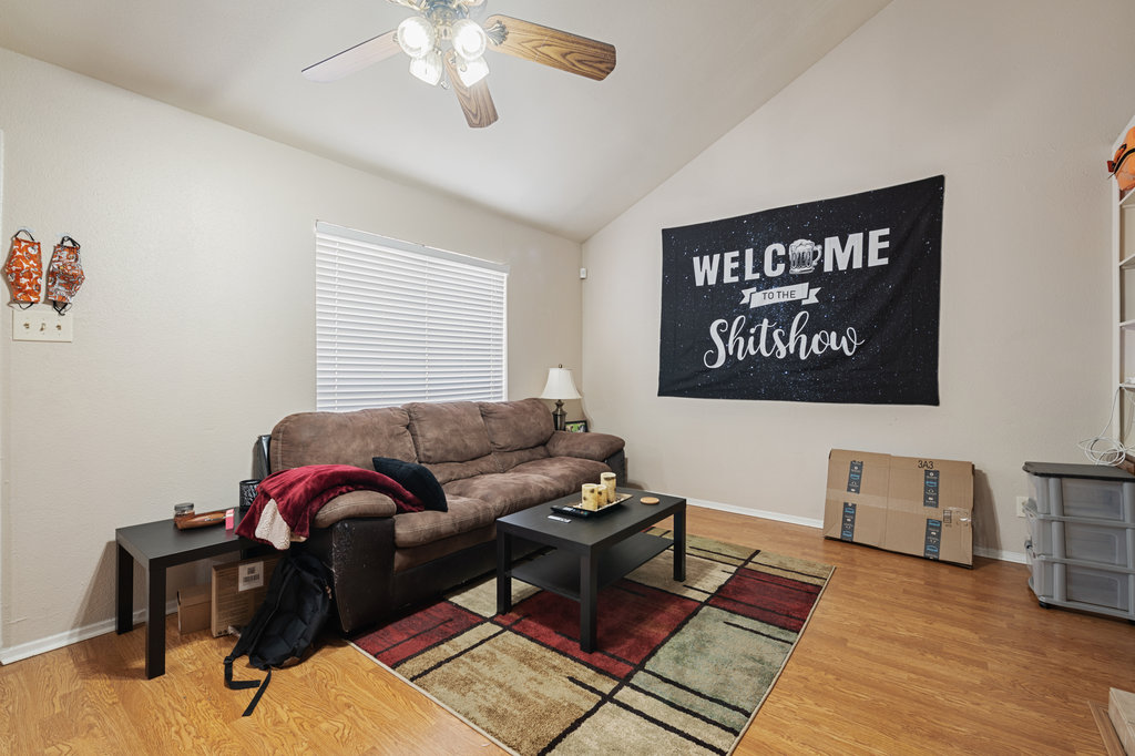 2811 Rio Grande #302 Austin, Texas 78705