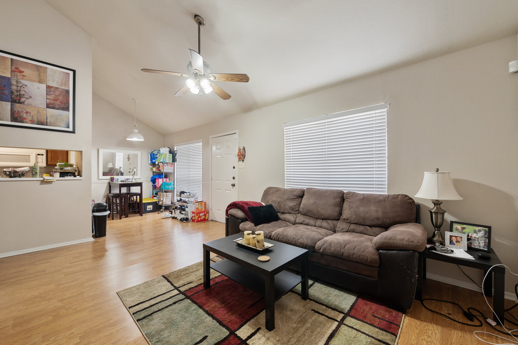 2811 Rio Grande #302 Austin, Texas 78705