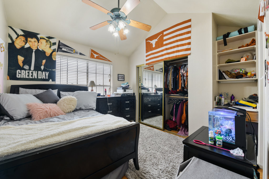 2811 Rio Grande #302 Austin, Texas 78705