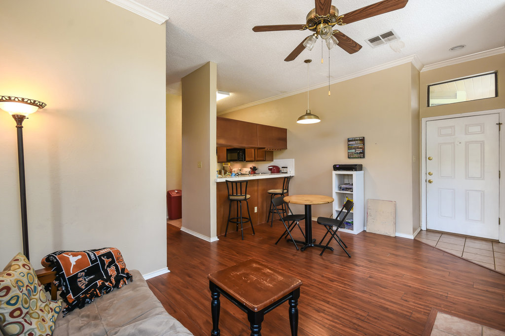 2802 Nueces #312 Austin, Texas 78705