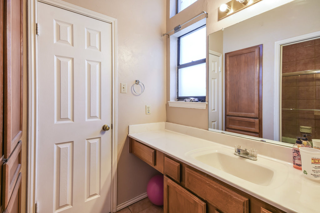 2802 Nueces #312 Austin, Texas 78705