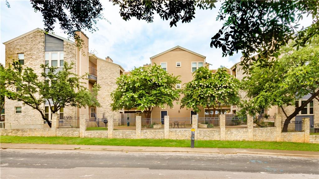 2414 Longview #301 Austin, Texas 78705