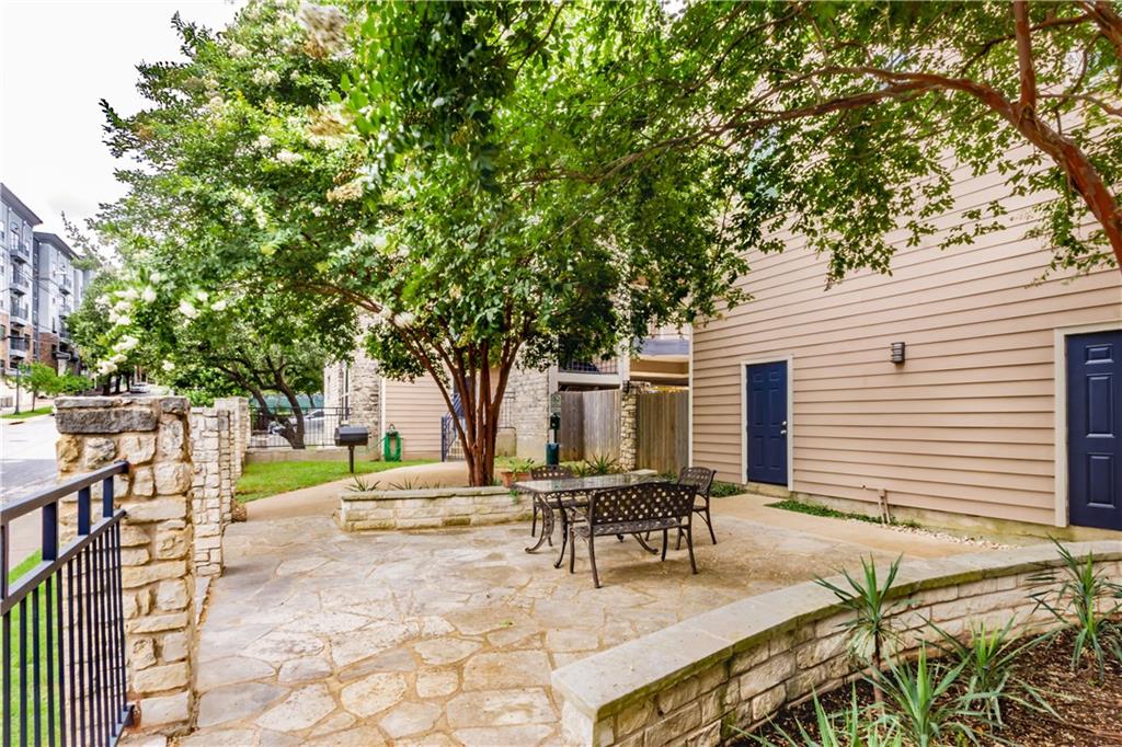 2414 Longview #301 Austin, Texas 78705