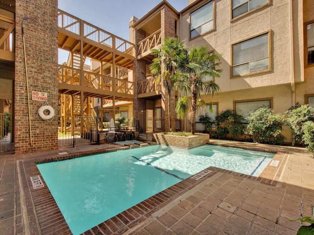 806 W 24th #314 Austin, Texas 78705