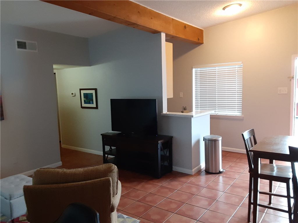 2408 Longview #212 Austin, Texas 78705