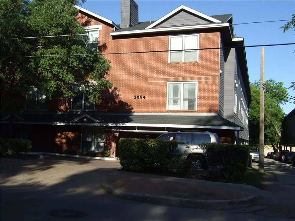 2804 Rio Grande #203 Austin, Texas 78705