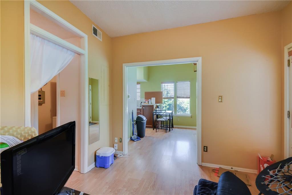 3115 Tom Green #404 Austin, Texas 78705