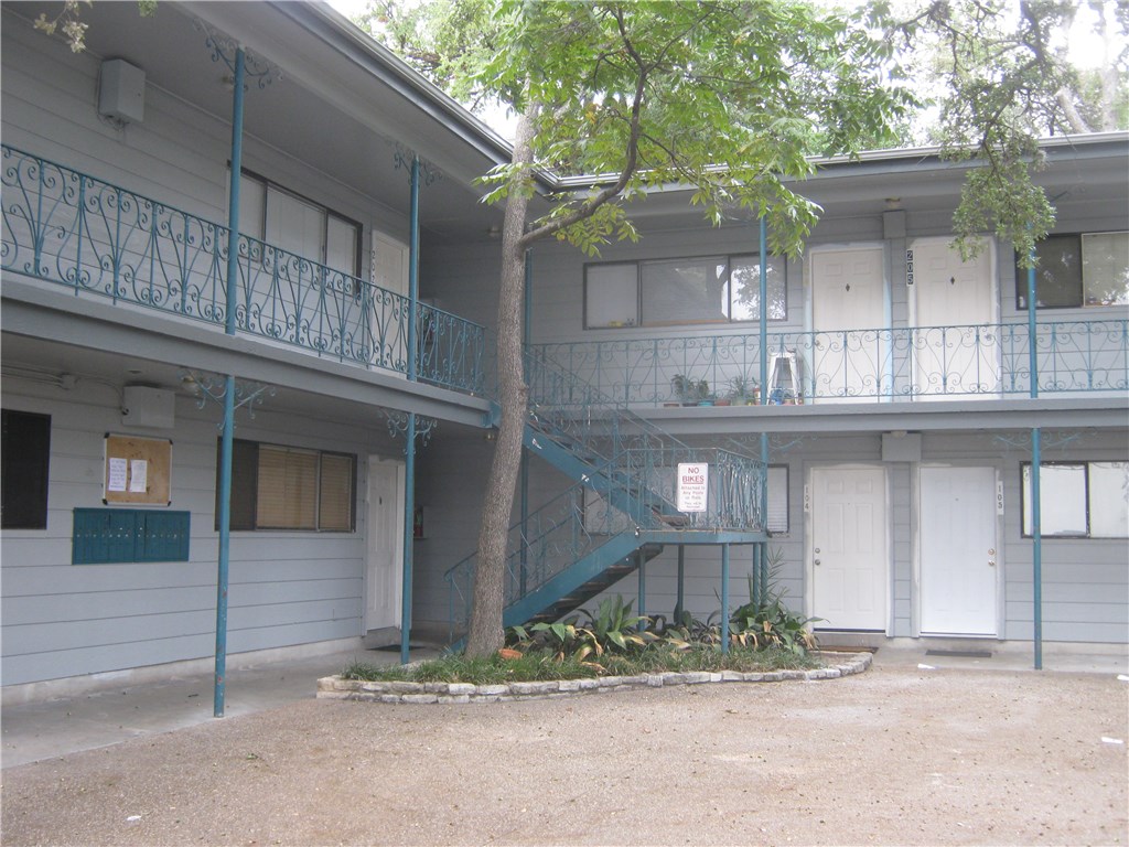 803 W 28th #202 Austin, Texas 78705