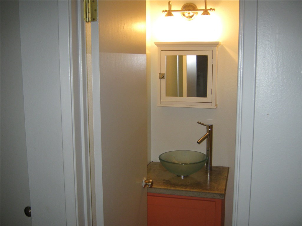 803 W 28th #202 Austin, Texas 78705