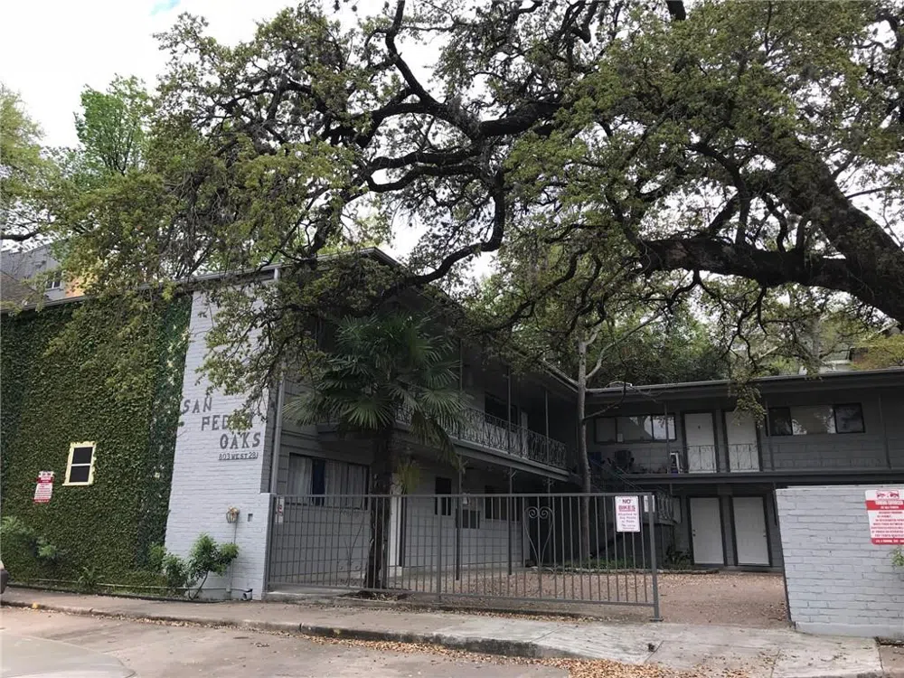 803 W 28th #106 Austin, Texas 78705